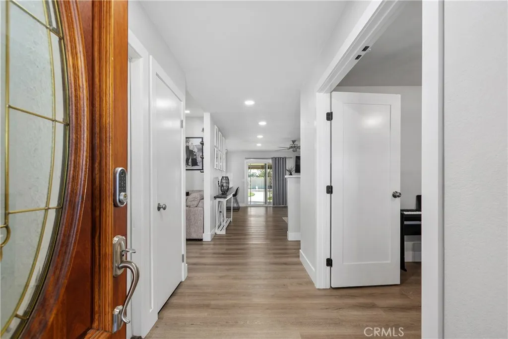 4725 Foxborough Court, Jurupa Valley, California 92509 home-pic-10